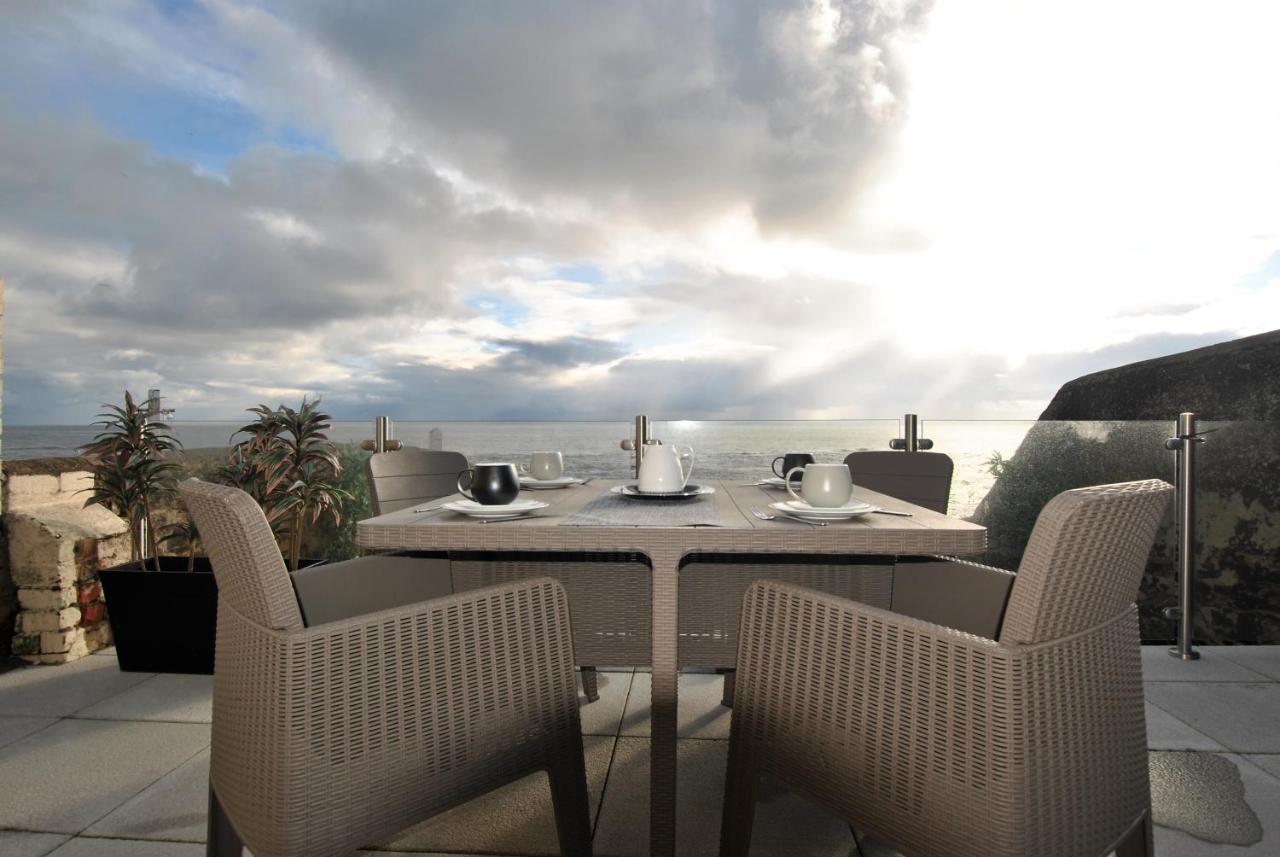 Holiday home The Wendy House-seafront Incredible Views *