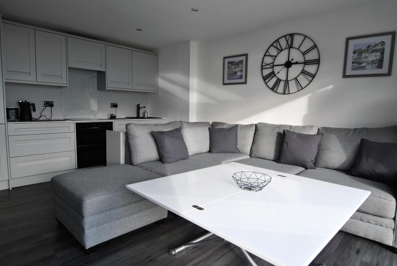 The Wendy House-seafront Incredible Views Holiday home *